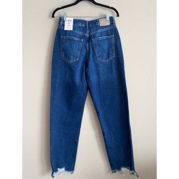 BLOGGERS FAVORITE NWT ZARA Z1975 RIPPED HEM MOM FIT JEANS - Picture 11 of 14